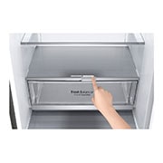 LG E | Hrubý objem 419 l | 288 kWh/rok | LG Lineární invertorový kompresor | LG Total No Frost | DoorCooling+™ | Vnější LED displej | ThinQ™ + WiFi, GBB72PZDZN