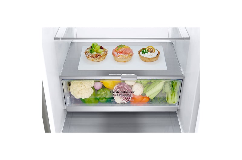 LG Kombinovaná chladnička | D | Hrubý objem 419 l | 200 kWh/rok | LG Lineární invertorový kompresor | LG Total No Frost | DoorCooling+™ | Vnější LCD displej | ThinQ™ + WiFi ﻿, GBB92STAXP