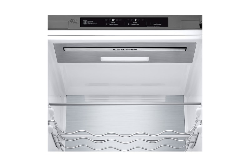 LG B (v rozsahu A až G) | Hrubý objem 419 l | 116 kWh/rok | LG Lineární invertorový kompresor | LG Total No Frost | DoorCooling+™ | Vnitřní LED displej | ThinQ™ + WiFi, GBB92STBKP