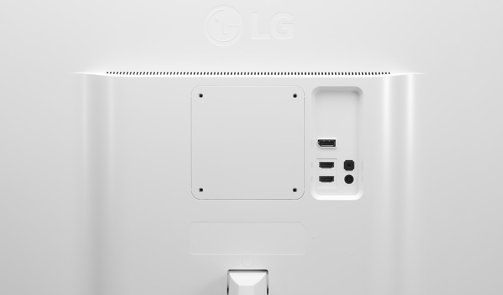 LG 27" 4K UltraHD IPS LED monitor, 27UD69-W