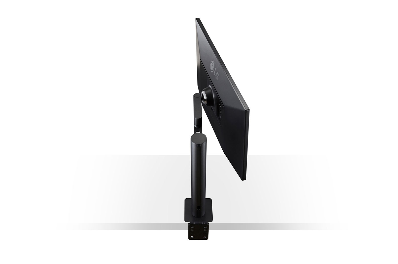 LG 27" UHD 4K Ergo IPS monitor s USB Type-C™, 27UN880-B