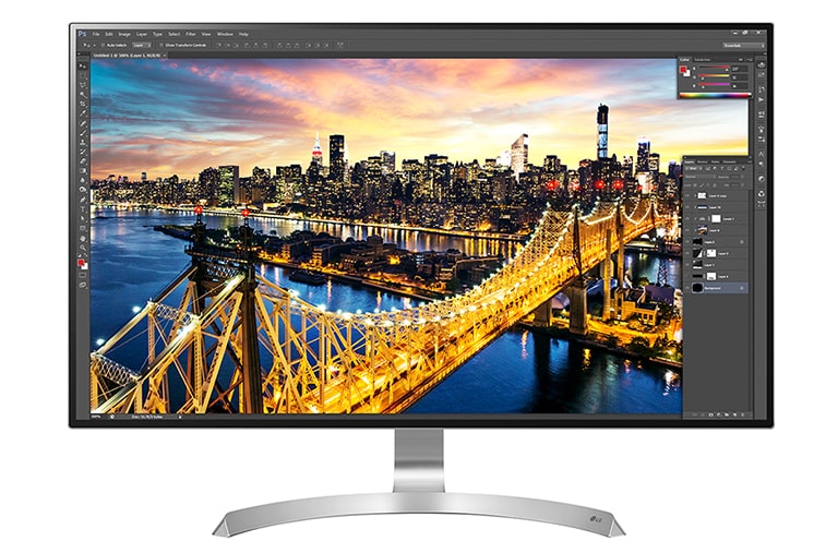 Čelní pohled na 32&#34; | 4K monitor | 16:9 | UHD | IPS Displej | Reproduktory | USB Type-C 32UD89-W