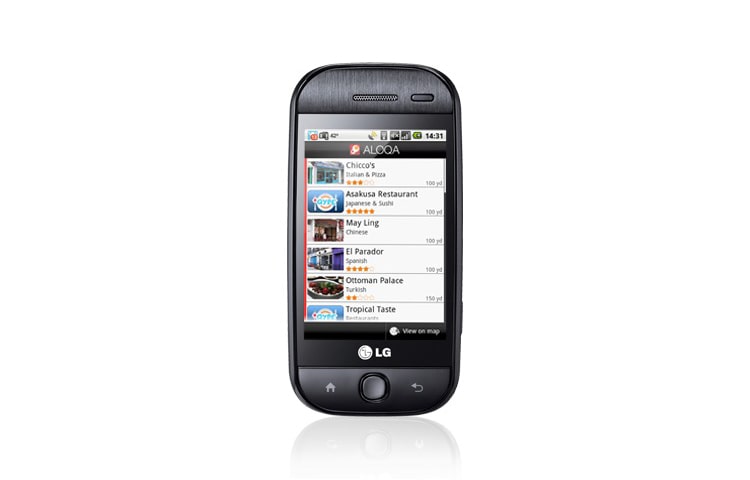 Čelní pohled na První LG mobilní telefon se systémem Android a QWERTY klávesnicí v 5. řadách GW620