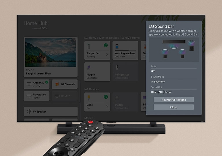 Dálkový ovladač namířený na LG TV zobrazující nastavení na pravé straně obrazovky.