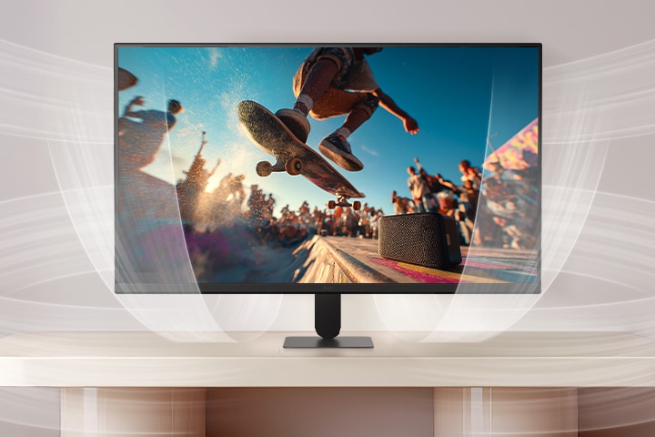 LG Smart Monitor předvádějící AI Sound Pro s filmovou koncertní scénou na obrazovce, který zvýrazňuje optimalizaci pohlcujícího zvuku, jasné dialogy a vyvážený zvukový výkon pro lepší zážitek z domácí zábavy
