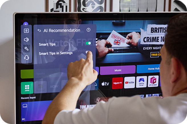 Obrázek zobrazující použití LG Smart Monitor Swing.