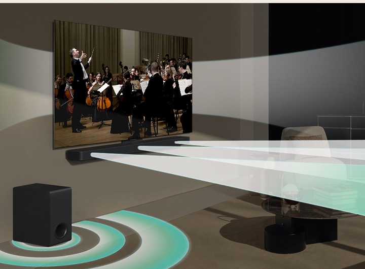 Na LG TV na stěně se přehrává koncertní scéna. Z LG TV, LG Soundbar S60TR a jeho subwooferu vychází současně virtuální zvukový efekt, který ukazuje, jak se vytváří WOW Orchestra.