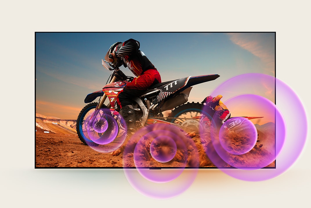 LG TV-Bild mit lila Schallwellen um Motorradfahrer illustriert satteren Sound durch Dynamic Sound Booster.