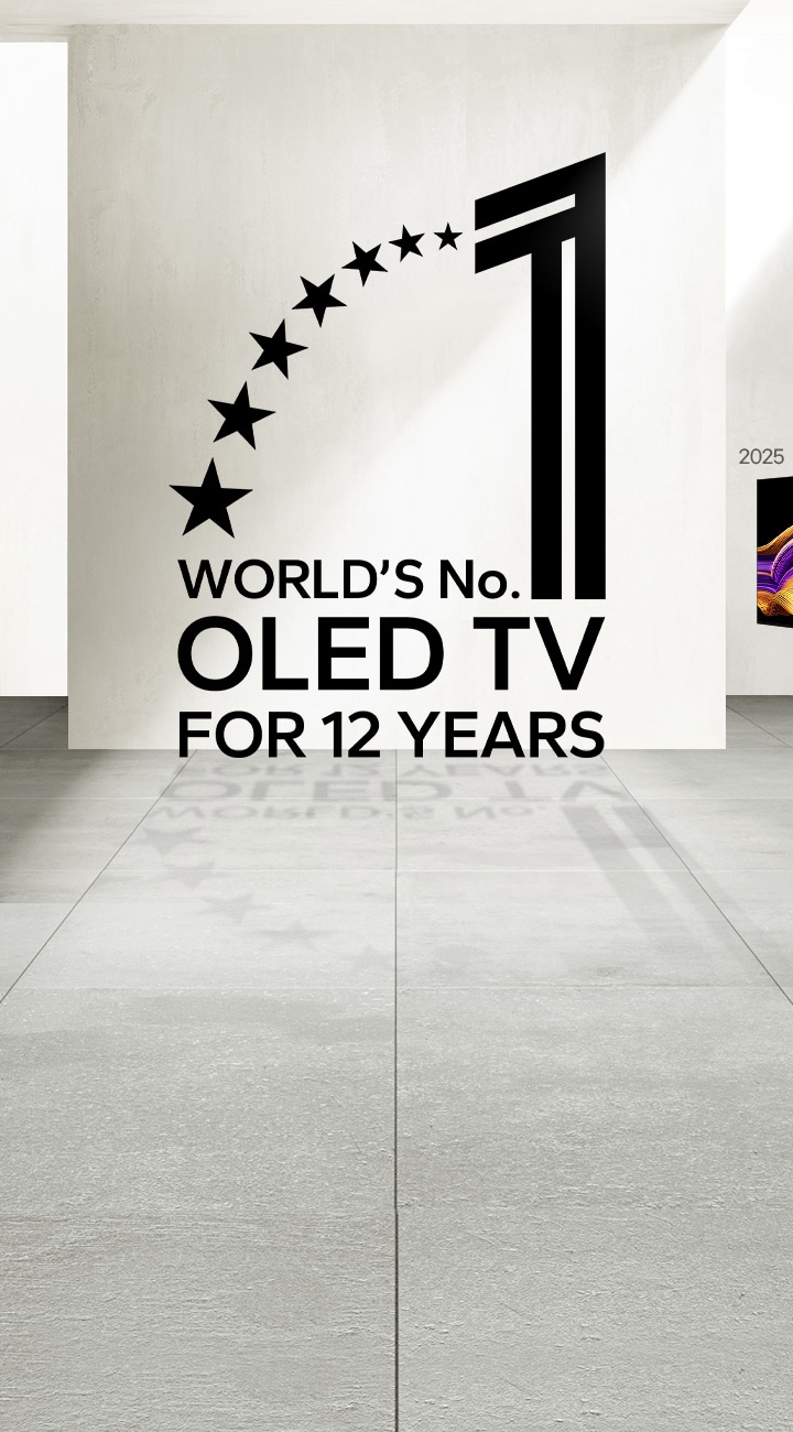 Emblem “World's number 1 OLED TV for 12 Years”. Der Hintergrund sieht aus wie ein Ausstellungsraum. In der Ferne ist ein LG OLED TV zu sehen. 