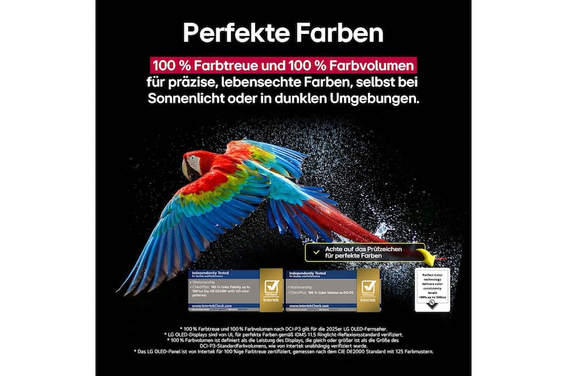 Bunter Papagei in ultrahoher Auflösung vor schwarzem Hintergrund. Rundherum schweben Wassertropfen in der Luft. Das Bild präsentiert Perfect Color, wobei jeder einzelne Farbton auf dem Körper des Papageis leuchtend und lebendig ist. Verschiedene Logo-Zertifizierungen von UL und Intertek sind sichtbar. Diese beziehen sich auf seine 100%ige Farbtreue und sein 100%iges Farbvolumen. Auch Text ist sich