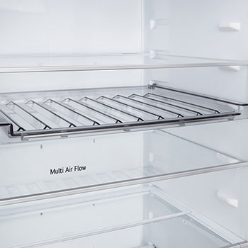 LG Unterer Gefrierschrank (GBBS726CPY) im Wohnbereich mit Blick auf die nächtliche Stadt, KI-Sparmodus-Grafik und schwankender Energietabelle