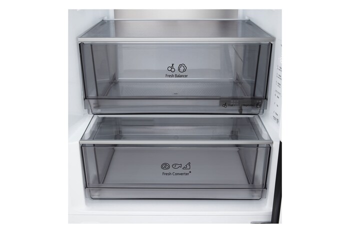 Das Regal des LG Kühl-/Gefrierschranks (GBBS726CPY) ist blau hervorgehoben und zeigt die Pfeile nach oben und unten. Abbildung rechts zeigt das gefaltete Regal mit zwei Wasserflaschen