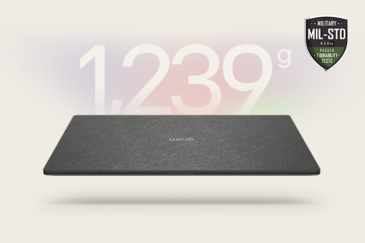 Eine Animation, die einen leichten Laptop zeigt, mit „1.239 g“ im ersten Bild und „12,4 mm“ Dicke im zweiten Bild. Beide Rahmen sind mit dem Langlebigkeitsabzeichen MIL-STD versehen, das die Tragbarkeit und Langlebigkeit unterstreicht.