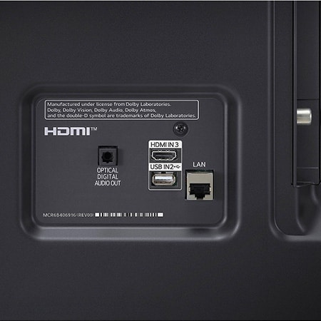 Detailaufnahme der Rückanschlüsse des LG UHD AI ThinQ 4K UT80 Smart TV mit RF- und Audioeingängen.