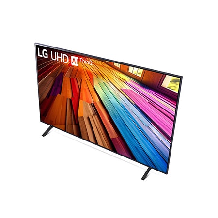 Schräg-hinten-rechts Ansicht des LG UHD AI ThinQ 4K UT80 Smart TV mit Fokus auf das Designprofil.