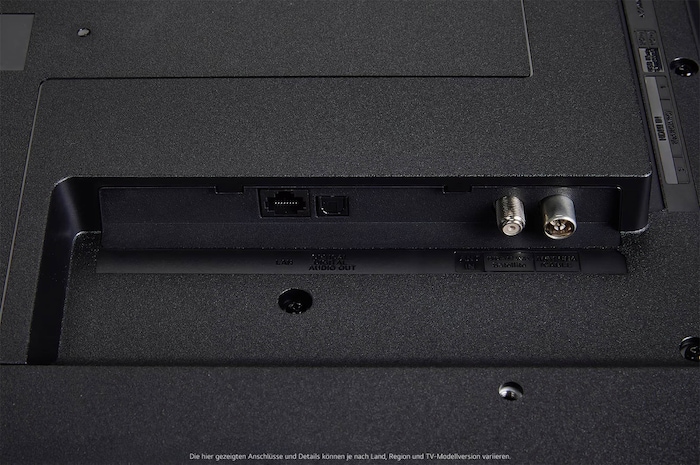Detailansicht der Rückseite des LG UHD AI ThinQ 4K UT73 Smart TV mit Koaxial- und Antennenanschlüssen.