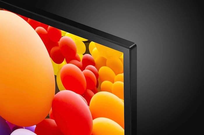 Nahaufnahme der oberen rechten Ecke des LG UHD AI ThinQ 4K UT73 Smart TV mit Fokus auf das Rahmendesign.