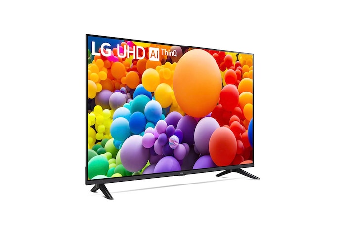 Linke schräge Rückansicht des LG UHD AI ThinQ 4K UT73 Smart TV mit sichtbaren Standfüßen.