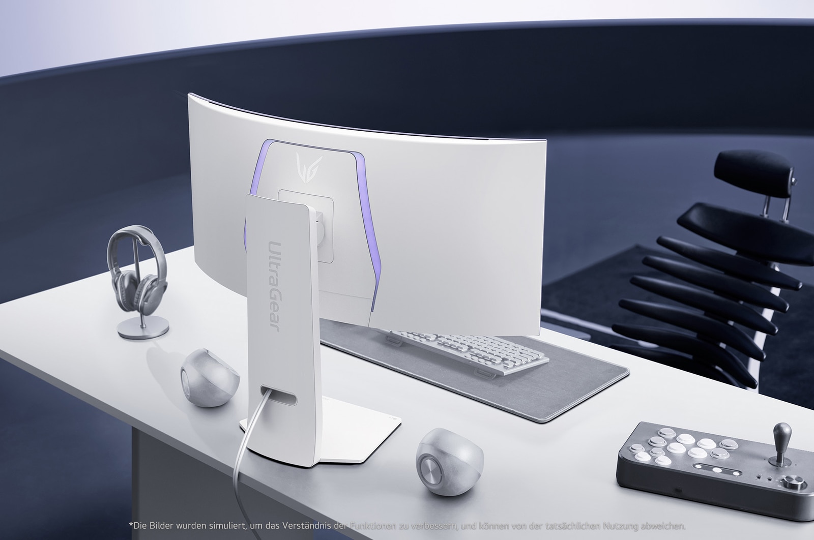 34-Zoll Curved Gaming Monitor in modernem Setup, bietet immersive Visuals und flüssige Performance.