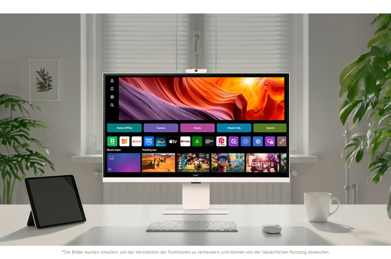 32-Zoll Smart Monitor im modernen Arbeitsplatz mit webOS-Interface zeigt Produktivitäts- und Entertainment-Apps für vielseitige Work-Life-Integration und nahtloses Multitasking.