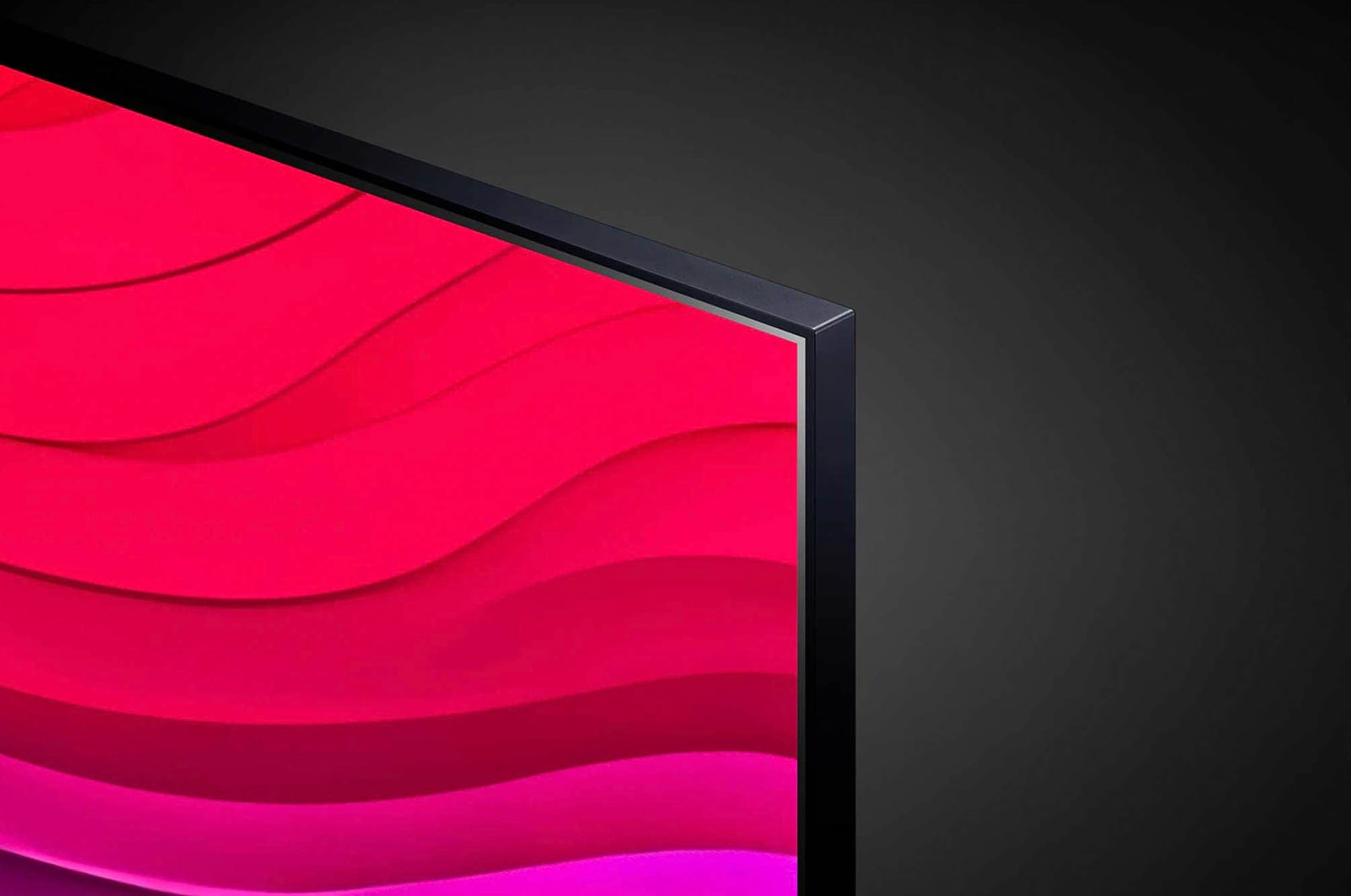Detailansicht des oberen rechten Rahmens des LG NanoCell AI NANO81 4K Smart TVs mit schmaler Einfassung.
