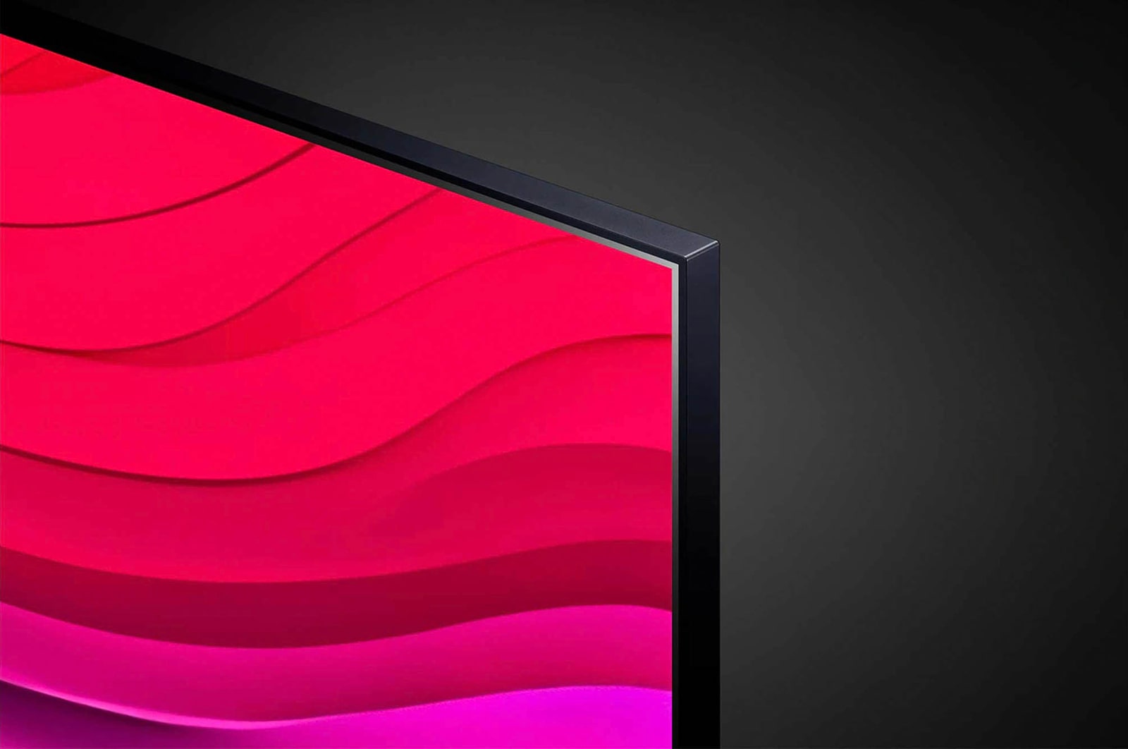 Detailansicht des oberen rechten Rahmens des LG NanoCell AI NANO81 4K Smart TVs mit schmaler Einfassung.