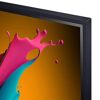 Nahaufnahme des schmalen Rahmens und des Designs der oberen rechten Ecke des LG QNED87 AI 4K Smart Fernsehers.