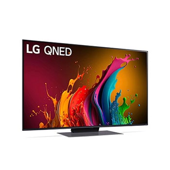 LG QNED87 AI 4K Smart Fernseher aus einer vorderen linken Perspektive, zeigt den Bildschirm mit lebendiger abstrakter Kunst.