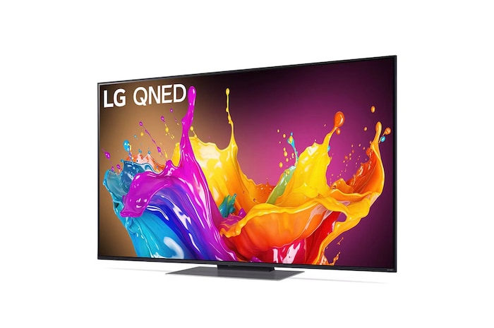 LG QNED86 AI 4K Smart Fernseher aus einer vorderen rechten Perspektive betrachtet, zeigt lebendige Farben auf dem Bildschirm und den Standfuß.