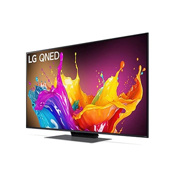 LG QNED86 AI 4K Smart Fernseher aus einer stärker angewinkelten vorderen rechten Perspektive betrachtet, hebt das Seitenprofil und das Standfußdesign hervor.