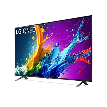 LG QNED80 AI 4K Smart Fernseher aus einer stärker angewinkelten vorderen rechten Perspektive, zeigt Bildschirm und Standfuß.