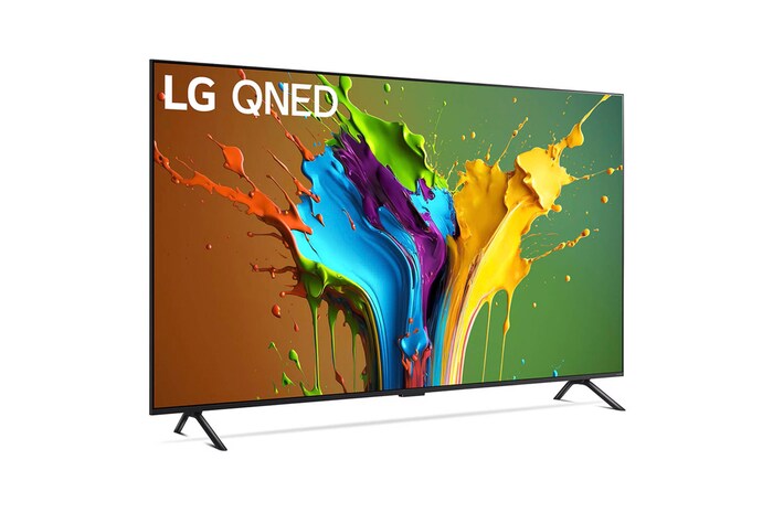LG QNED MiniLED AI QNED89 4K Smart Fernseher aus einer vorderen linken Perspektive, zeigt Bildschirm und zentralen Standfuß.