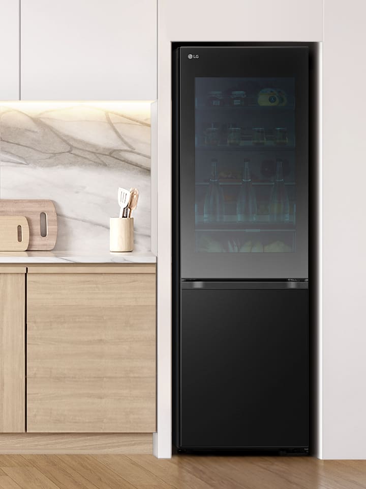 Küche mit der LG InstaView® Kühl-/Gefrierkombination