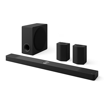 45-Grad-Schrägansicht von Soundbar, Subwoofer und hinteren Lautsprechern