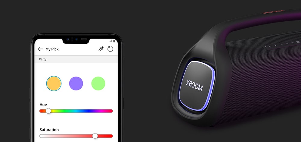 Auf der linken Seite ist My style UI zu sehen. Auf der rechten Seite ist das LG XBOOM Go DXG9 mit blauer Beleuchtung auf dem Boden platziert.