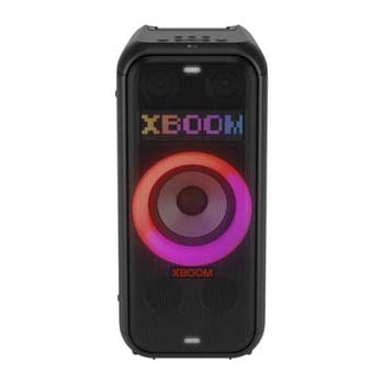 Vorderansicht mit eingeschalteter Beleuchtung. Auf dem Panel der dynamischen Pixel-Beleuchtung ist der Text XBOOM zu sehen.