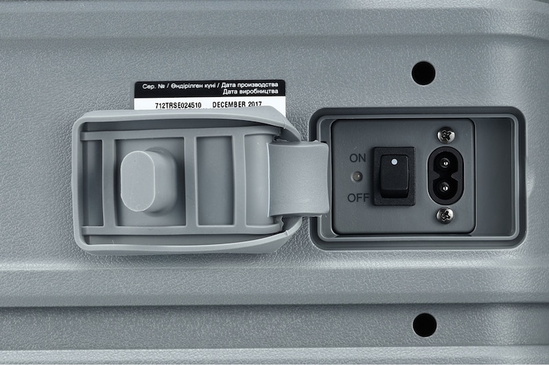 LG Akkubetriebener Bluetooth®-Lautsprecher mit Rollen 50 Watt | XBOOM | Spritzwassergeschützt | Mikrofoneingang, RK3