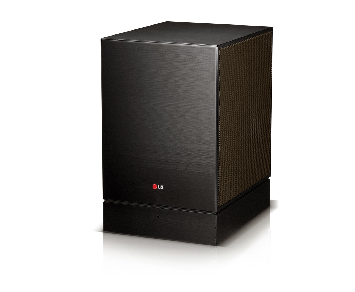 LG Ultraschlanke 2.1 Soundbar mit drahtlosem aktivem Subwoofer, Bluetooth und 310 Watt, NB4534A