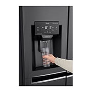 LG Side-by-Side mit Door-in-Door® | Eis-, Crushed Ice- und Wasserspender | 625 Liter Kapazität | Energieeffizienzklasse E | Interner Wassertank 4L | Matte Black Steel | GSJ761MCEE, GSJ761MCEE
