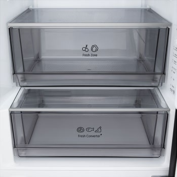 LG fridge freezer (GBBS726CEV) front view showing DoorCooling+™ vent