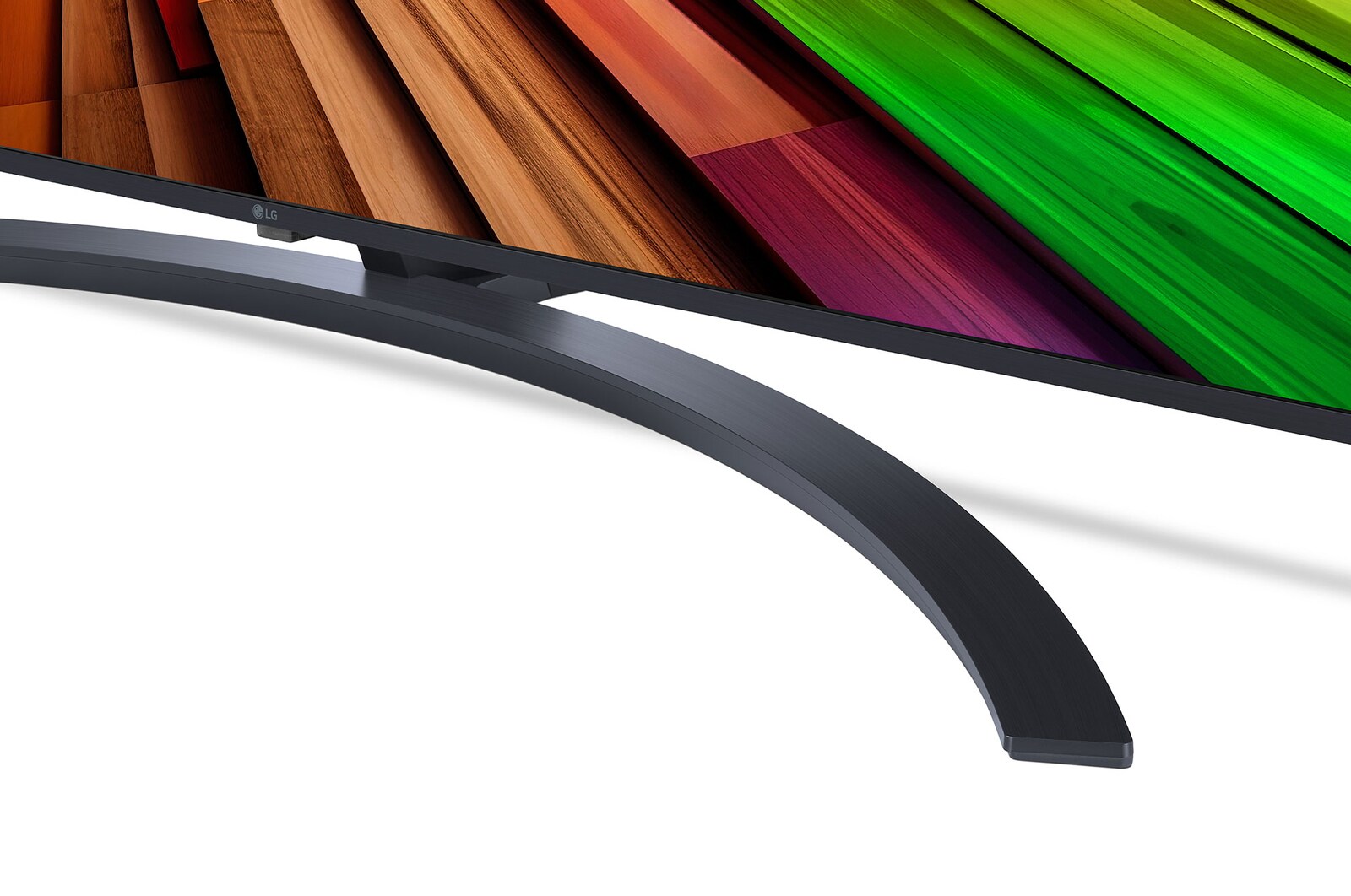 Nahaufnahme der Oberkante des LG UHD TV UT80