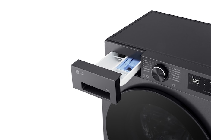 LG Frontlader-Waschmaschine erkennt die Hemden in einem Waschraum