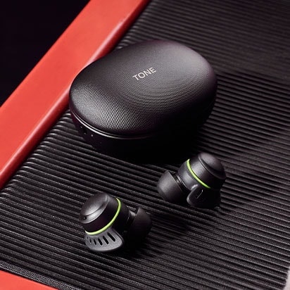 Image of DTF7Q in the gym table