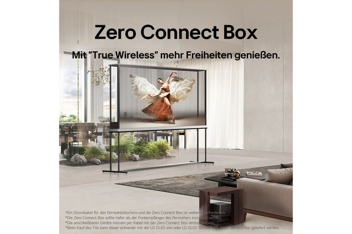 Der LG Signature OLED T steht in der Mitte eines modernen Wohnzimmers und stellt eine Tänzerin dar. Die Zero Connect Box steht auf einem kleinen Tisch neben der Couch.