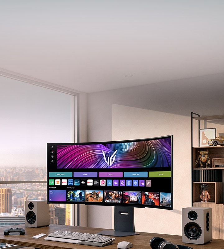LG UltraGear 240Hz Curved OLED-Smart-Monitore in einem modernen Homeoffice-Setup, mit einer Content-Hub-Oberfläche für Streaming, Gaming und Produktivität.