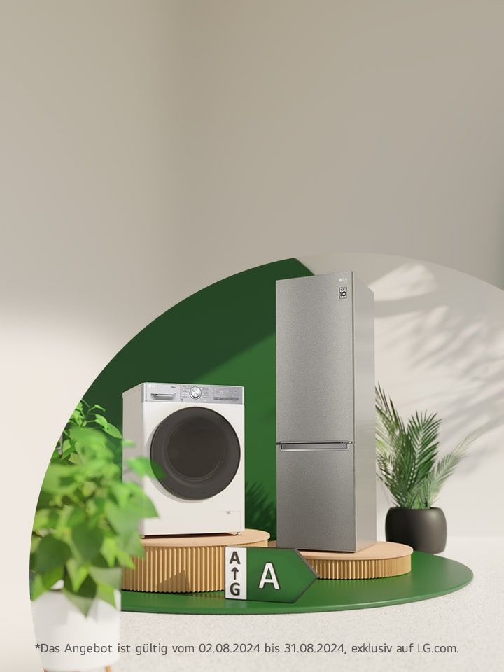 Auf weißem Boden und vor grünem Hintergrund sind eine Waschmaschine und eine Kühl-/Gefrierkombination, eine Energiekennzeichung und rundherum Blätter platziert