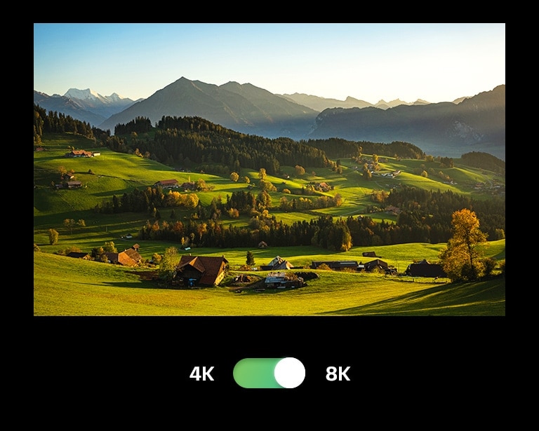Szenische Ansicht eines Feldes vor dem Himmel. Unter dem Bild befindet sich eine Taste, auf der links 4K und rechts 8K steht. Die Farben des Bildes werden kräftiger, als die Taste auf 8K eingestellt wird.