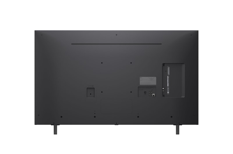 LG AI Magic Remote foran en LG TV skærm. På skærmen er der en personlig hilsen fra LG AI’en med tilpassede nøgleord baseret på brugerens søge- og visningshistorik. Ved fjernbetjeningen er der et ikon og en tekst, der viser, at AI Concierge-funktionaliteten er let tilgængelig med et kort tryk på AI-knappen. 