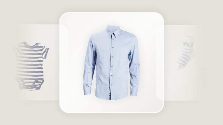 En video, der viser babytøj, en skjorte, et håndklæde og sokker, som alle kommer frem én efter én