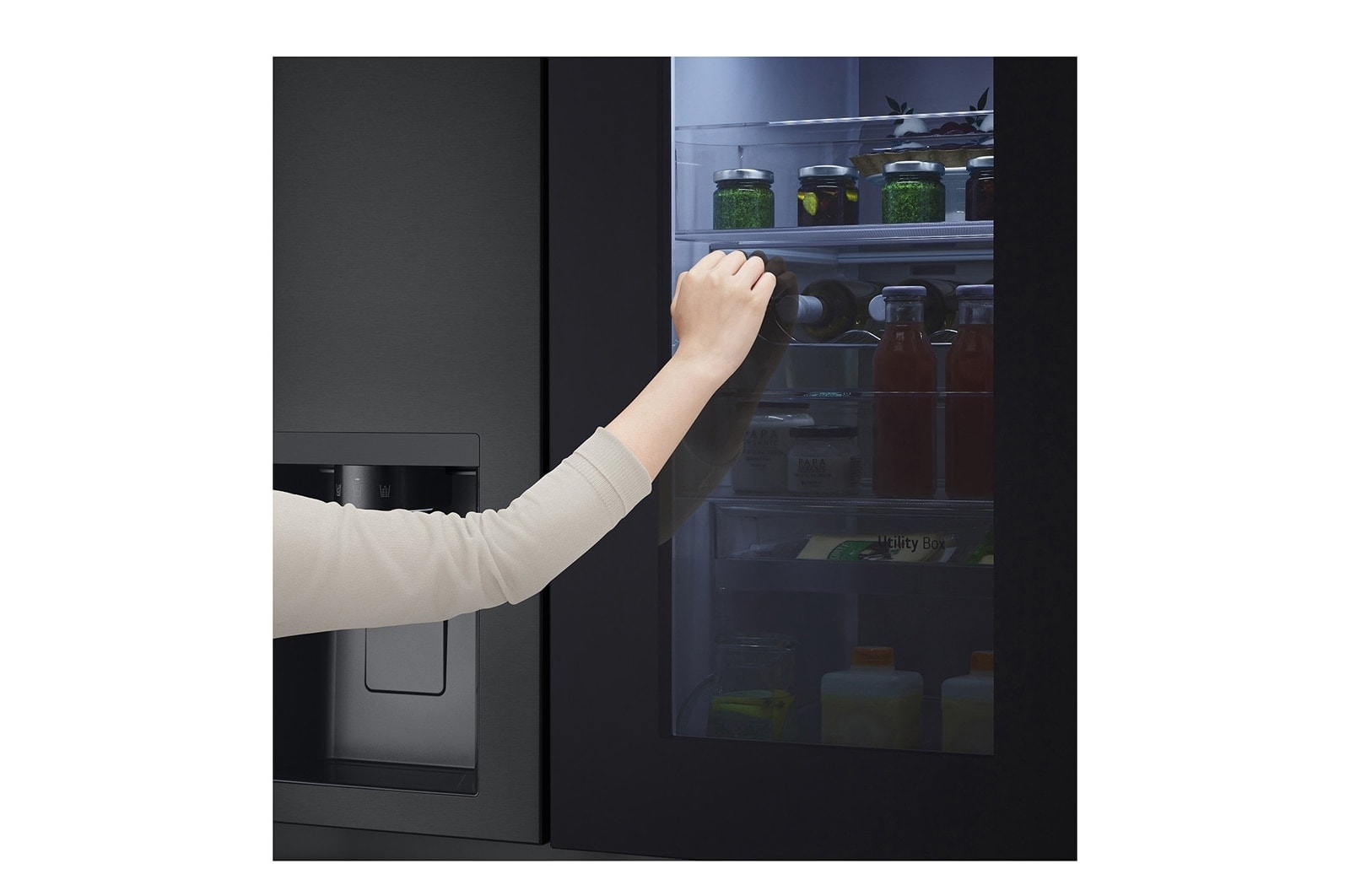 LG 628L InstaView Door in Door™ Side by Side (Essence Black), Energiklasse D, Vand-/isdispenser uden vandtilkobling, Smart Diagnosis™ med Wi-Fi, GSXE91EVAD